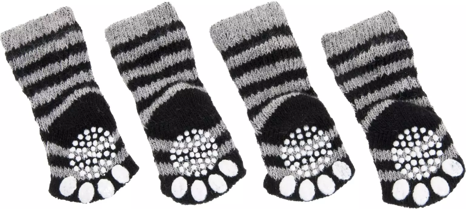 Flamingo Sockies   Kledij SOKJES 4ST/SET XS ZWART/GRIJS Laat jouw trouwe viervoeter er fancy bijlopen met deze anti-slip sokken. Deze sokken zorgen voor goede grip op gladde vloeren