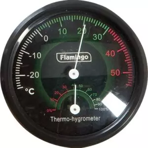 Flamingo    Thermometer TERR. THERMO/HYGROMETER ANALOOG De thermo-hygrometer kan de temperatuur en vochtigheidsgraad meten van het terrarium van jouw reptiel. Deze moeten beide op een goed niveau zitten